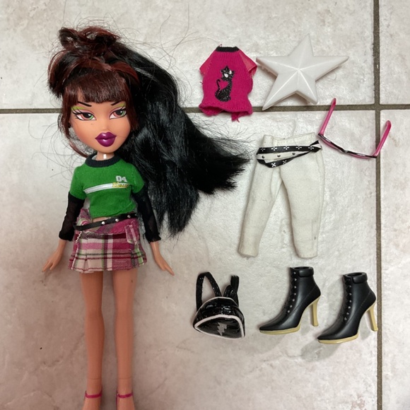 Bratz Funk Out Jade - Picture 2 of 8